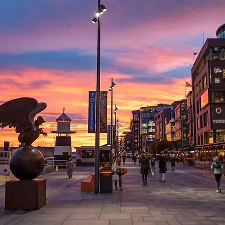 Koselig I Sentrum Av Med Byutsikt! *