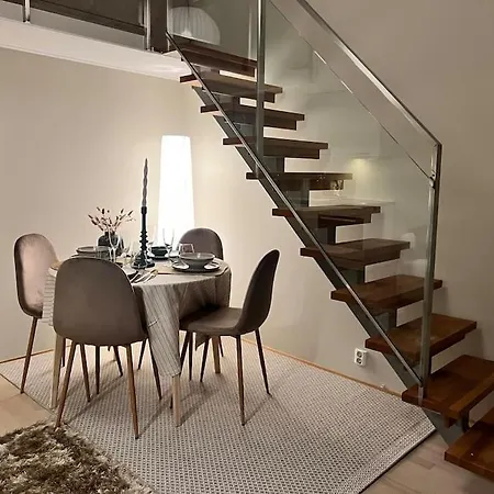 아파트 Koselig I Sentrum Av Med Byutsikt! 오슬로