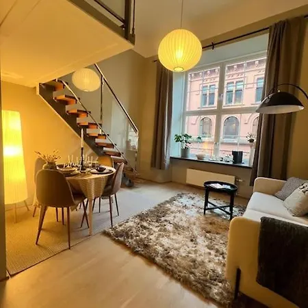 Koselig I Sentrum Av Med Byutsikt!