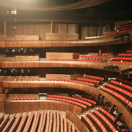 Koselig I Sentrum Av Med Byutsikt! *