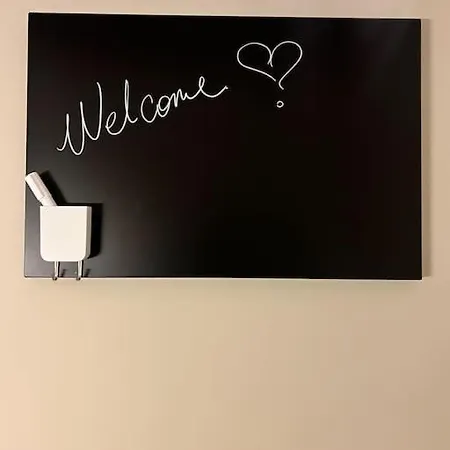 アパート Koselig I Sentrum Av Med Byutsikt!