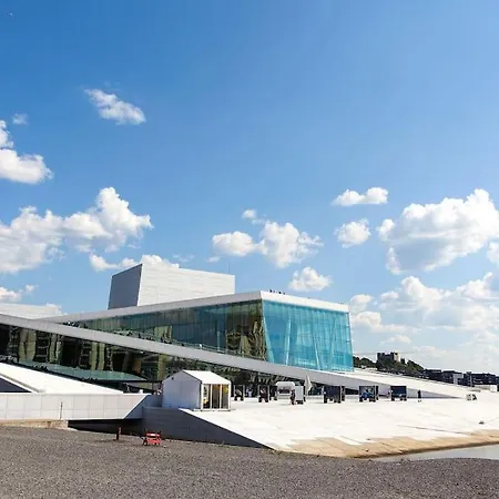 Koselig I Sentrum Av Med Byutsikt! *