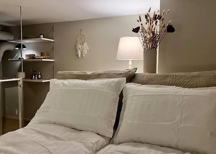 Lejlighed Koselig I Sentrum Av Med Byutsikt!